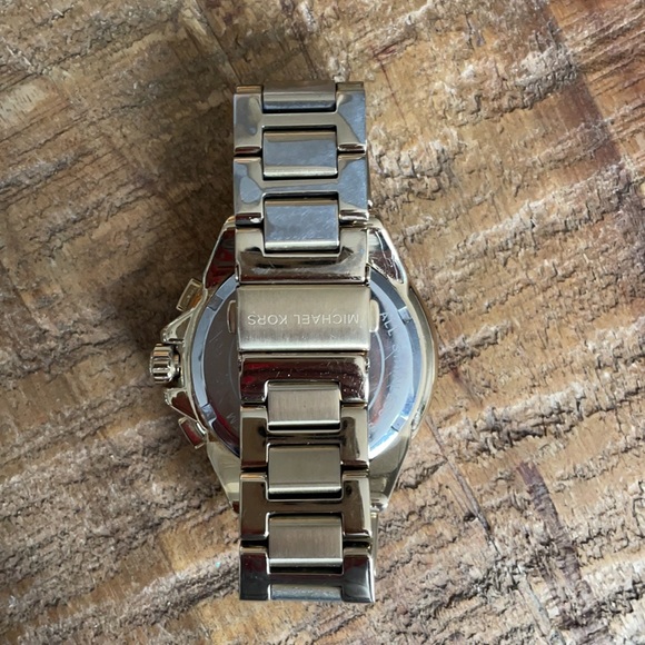 Michael Kors Camille watch gold with white face - Picture 2 of 4